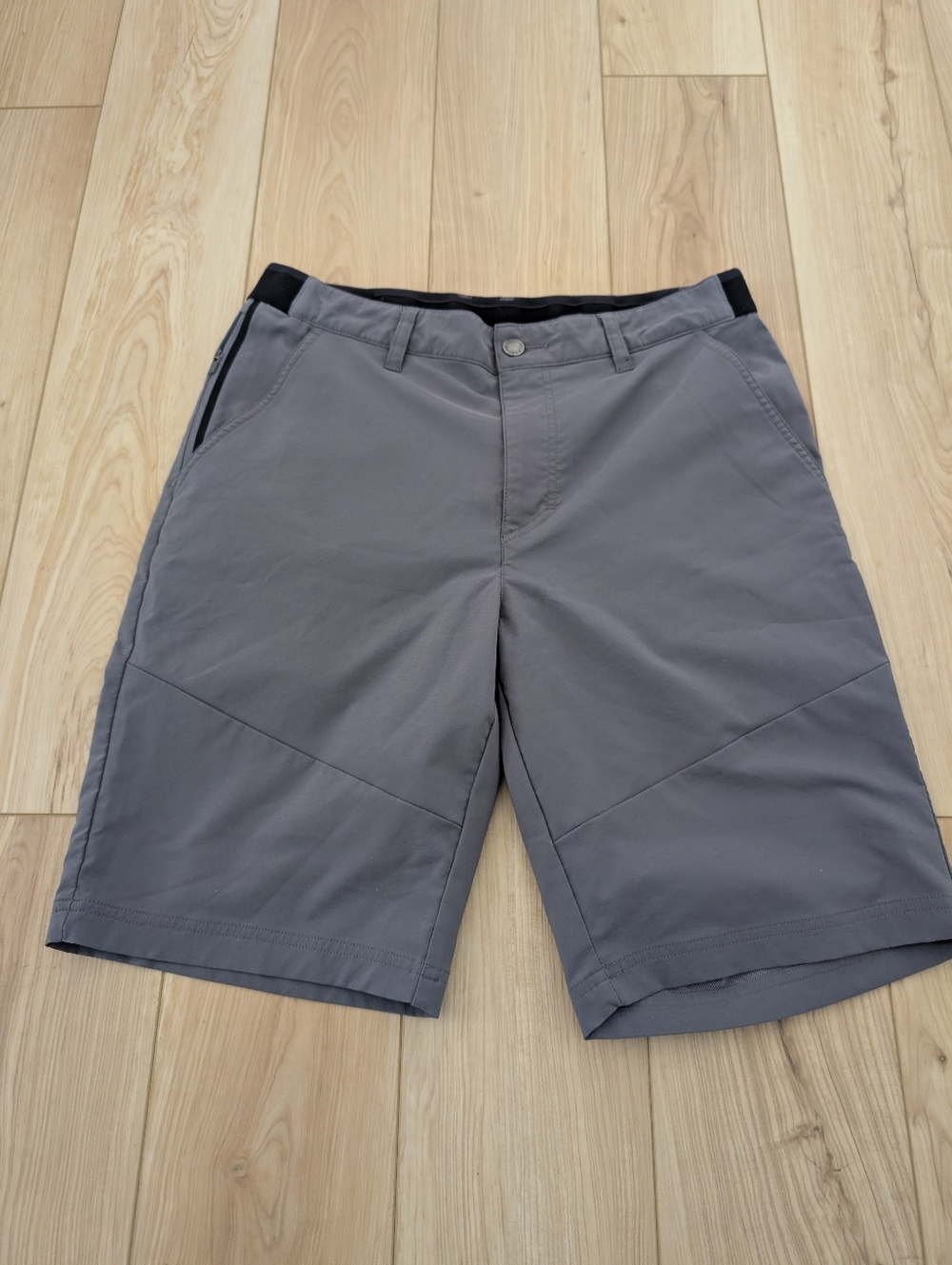 Men's Columbia Gray Performance/Hiking Shorts W32, L10